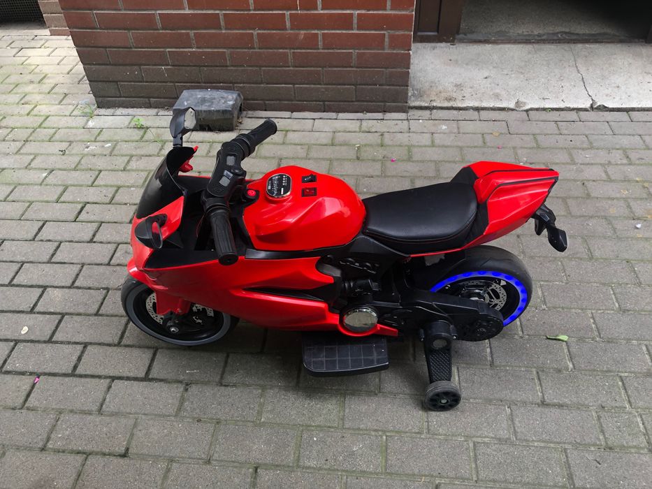 Motorek na akumulator