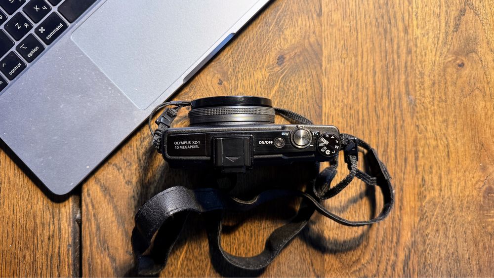 Olympus XZ 1 | Стан НОВОГО | Світлосильний F1.8 | Преміум-компакт