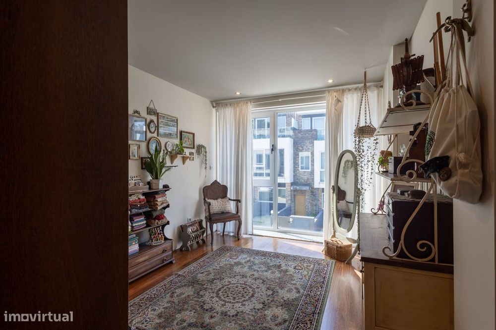 Moradia T5 de 3 Frentes em Ermesinde – Condomínio Fechado