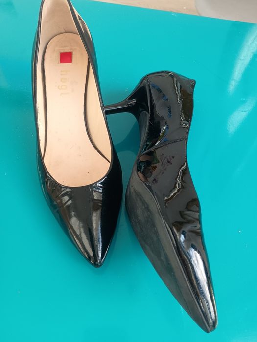 Högl eleganckie czarne lakierowane czółenka – skóra, r. 39
