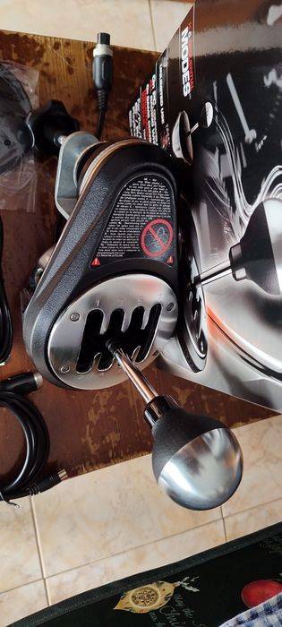 Shifter TH8A para base thrustmaster ou PC em excelente estado
