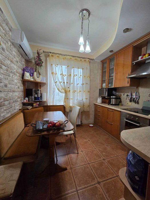 Продам 3 кімнатну кв-ру на вул. Бочарова/Палія