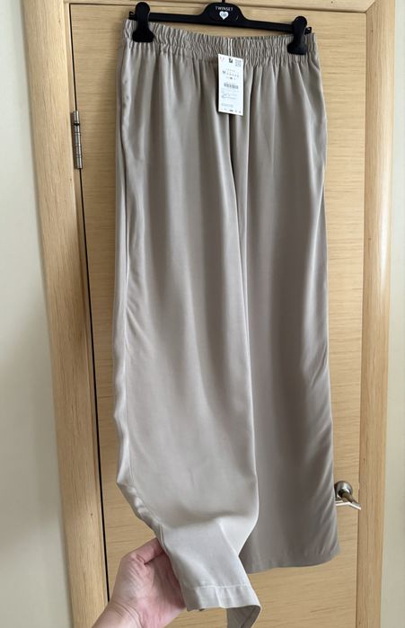 Нові стильні брюки Zara