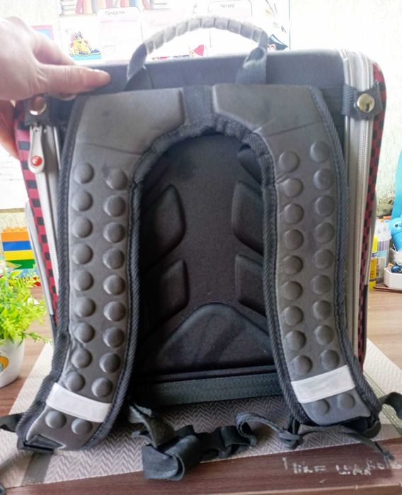 Продам дитячий шкільний рюкзак