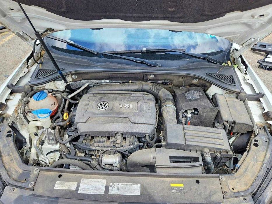 2017 Volkswagen PASSAT R-LINE
