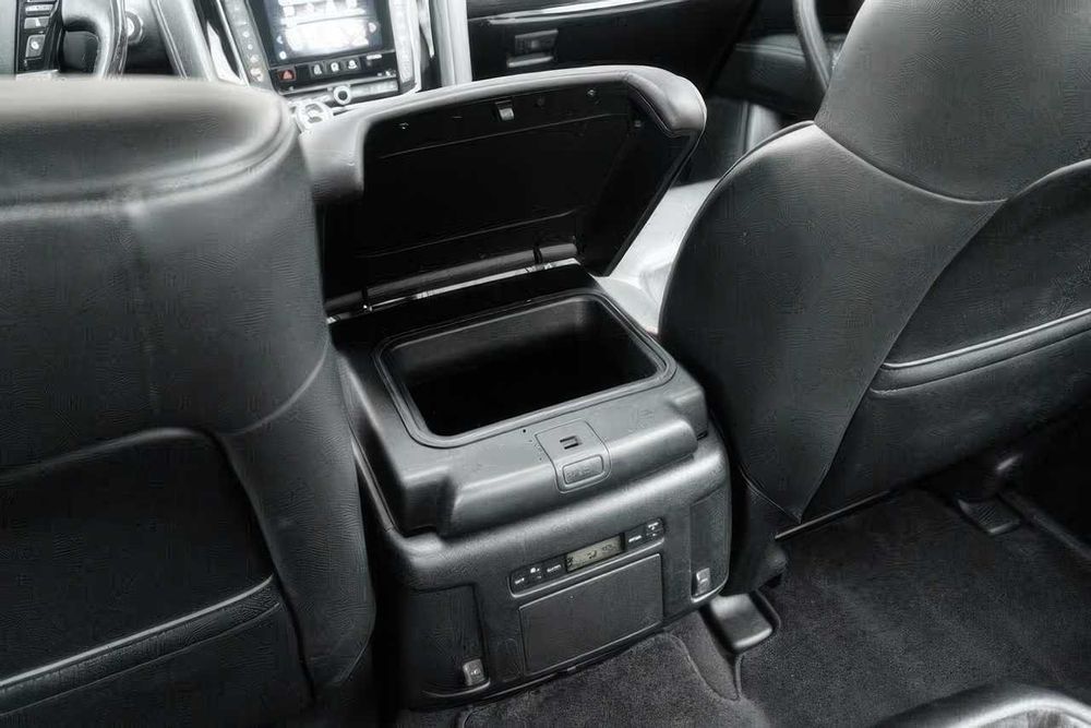 Infiniti QX80      2021