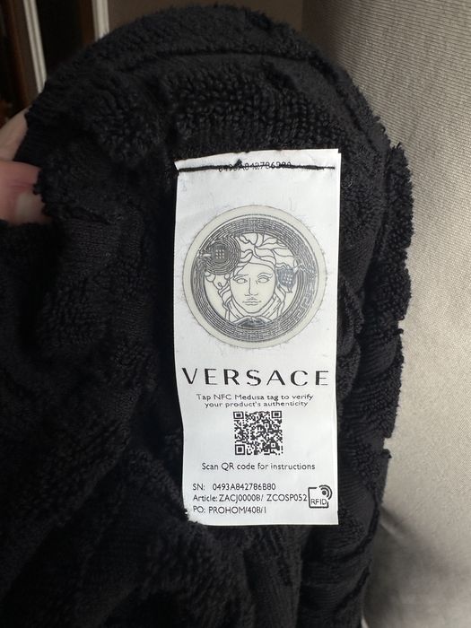 Bath robe premium vitkac farfetch versace gianni Old money