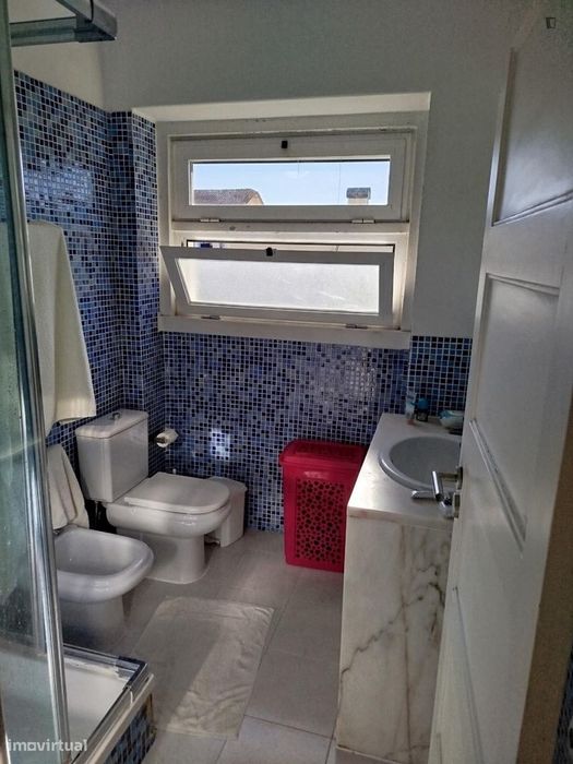 Quarto - localizado em Alvalade Lisbon