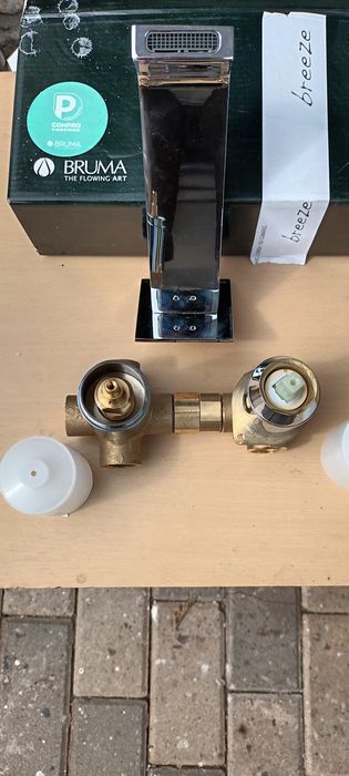 Misturadora termostatica de encastrar com 3 saidas