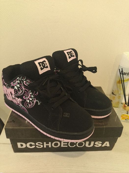 DC Court Graffik Black Pink Sabbath
