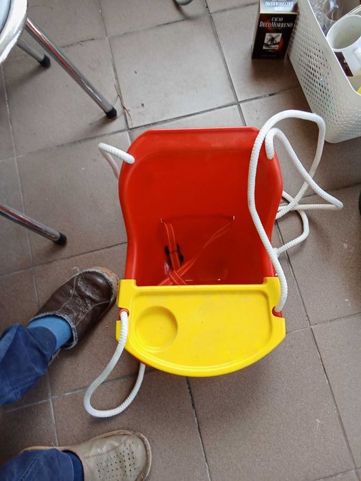 Huśtawka dla dziecka do zawieszenia na drzewie