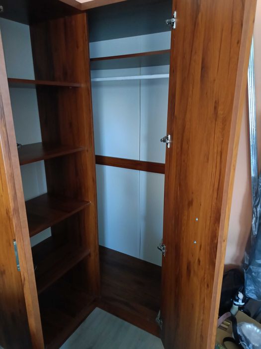 Meble pokojowe komoda i szafa narożna