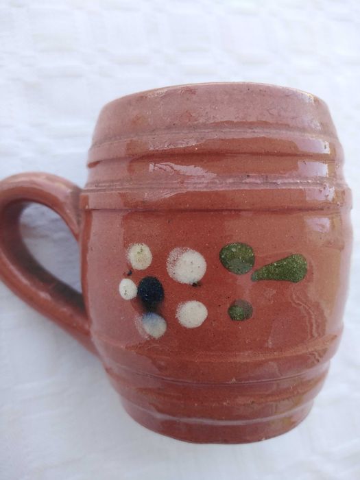 Pequena Caneca de Barro