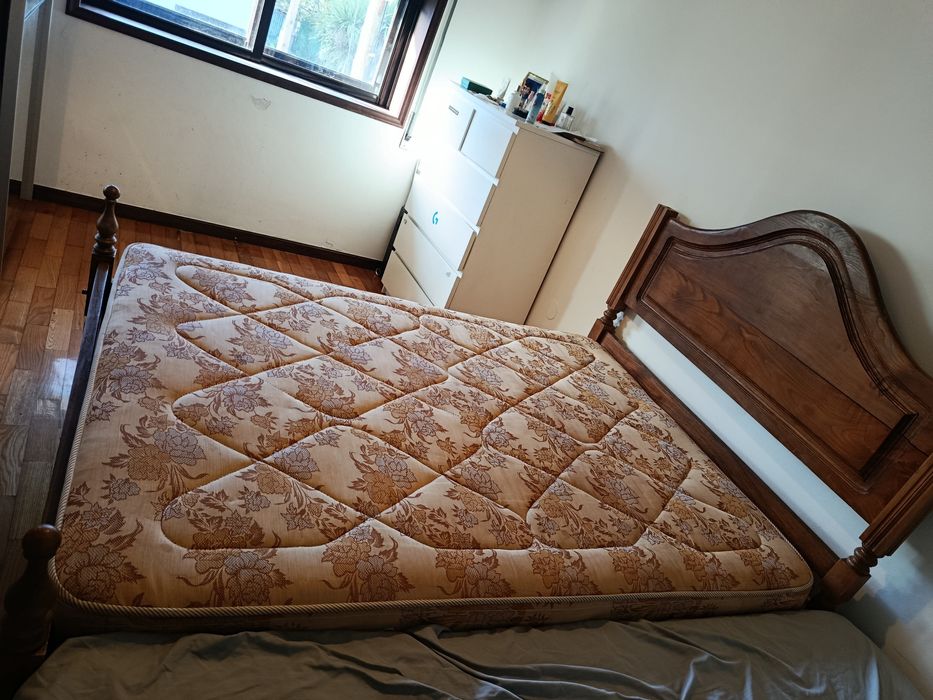 Cama de casal com colchão