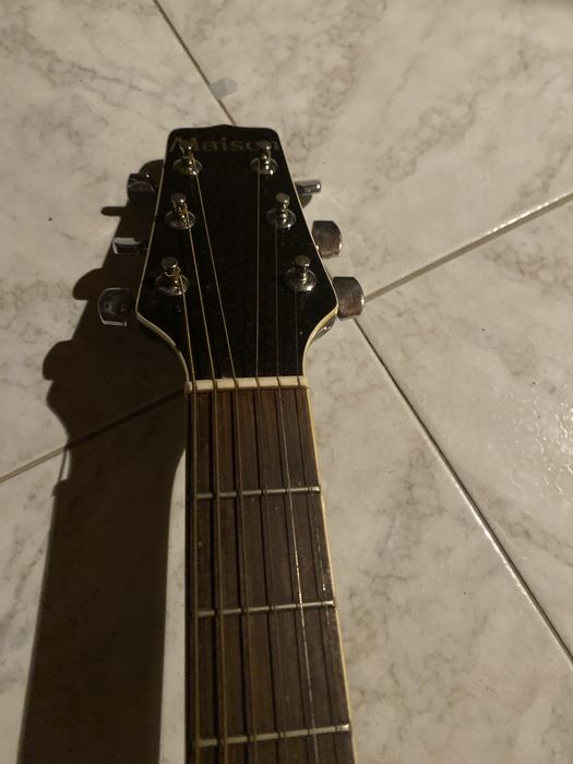 Guitarra “Maison”