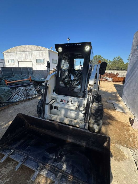 venda pá carregadora bobcat Devil OJ45 - 105h de uso como NOVA. Balde NOVO reforçado - OPORTUNIDADE