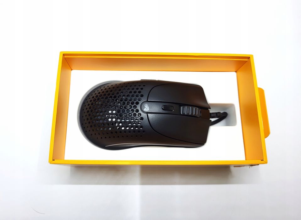 Myszka glorious model o2 czarna gamingowa lekka przewodowa