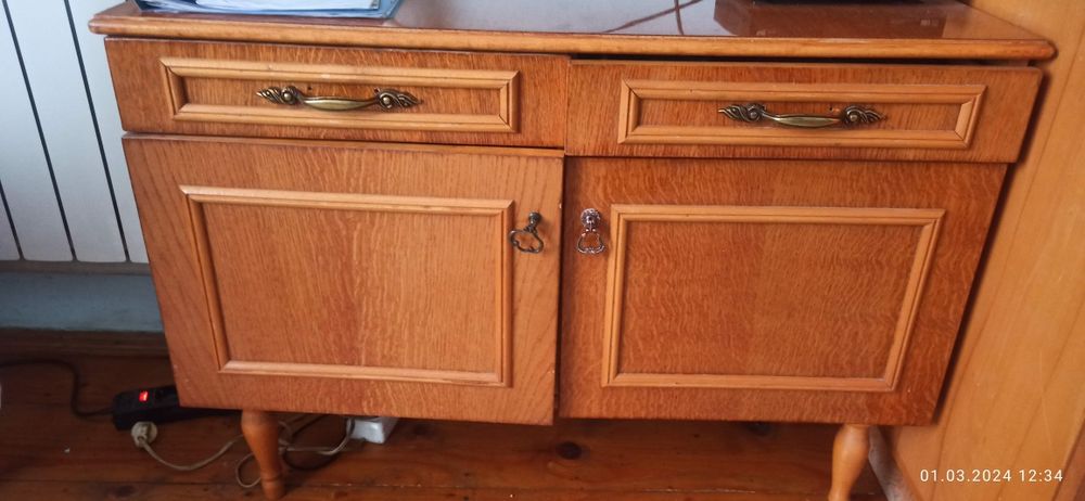 Двоспальне ліжко комод тумбочки