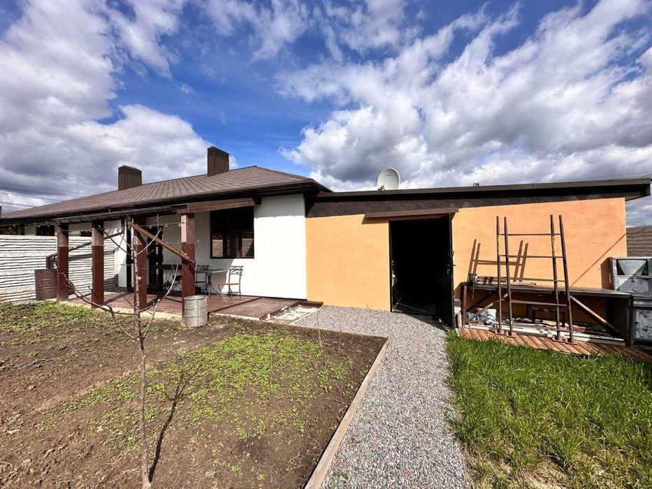 Продаж дуплексу, Хуторок