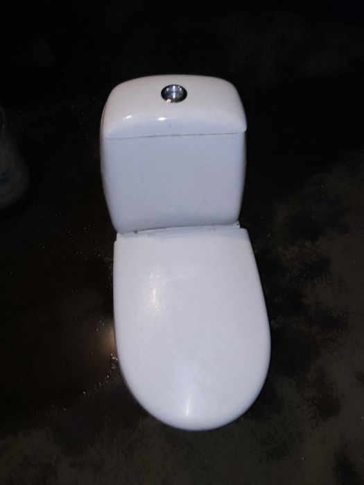 Продам Унитаз компакт