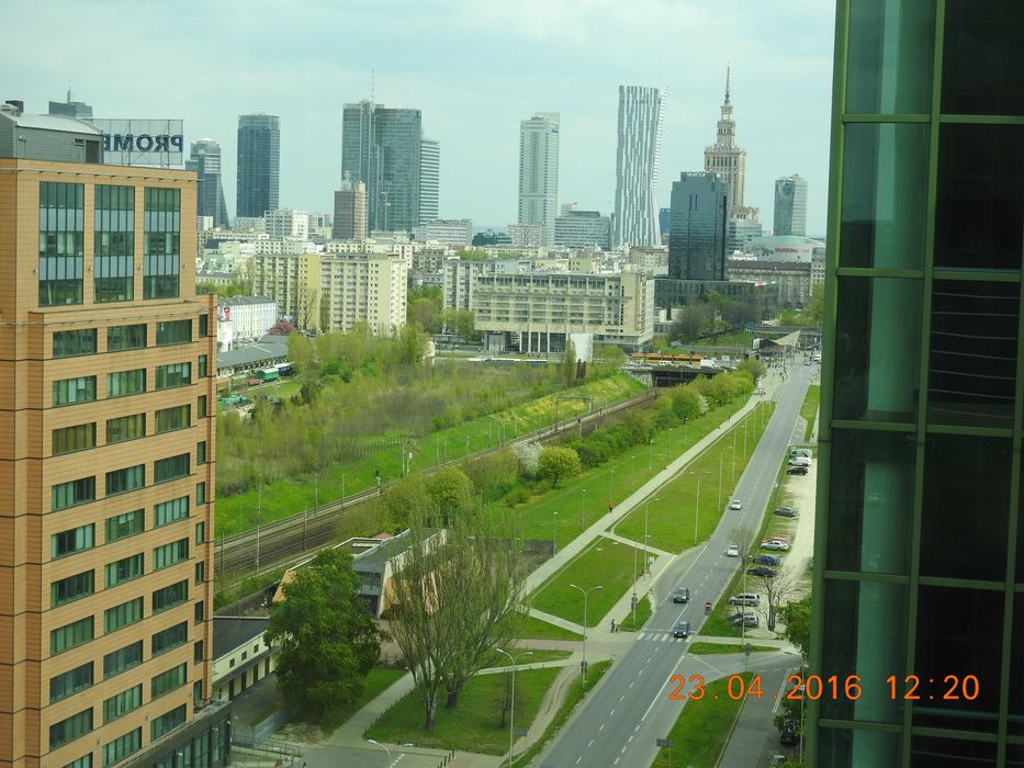 Pokój do wynajęcia w centrum Warszawy dla młodej osoby.OPŁATY W CENIE!