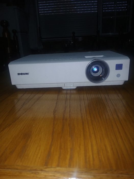 Projector de video sony vpl dx-140
