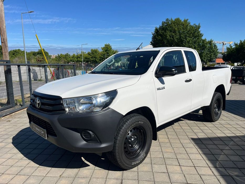 Toyota Hilux 2.4 D-4D 2WD CE