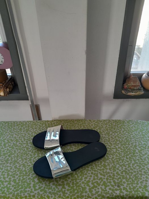 Vendo Chinelos de Senhora muito bonitos como novos