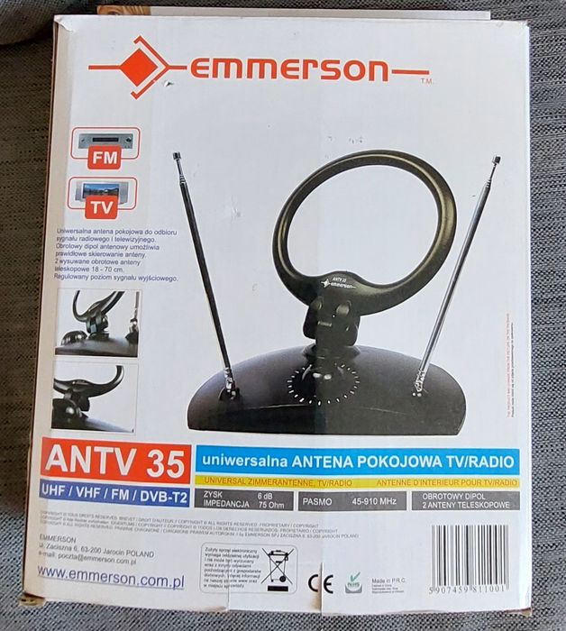 Antena pokojową uniwersalna.