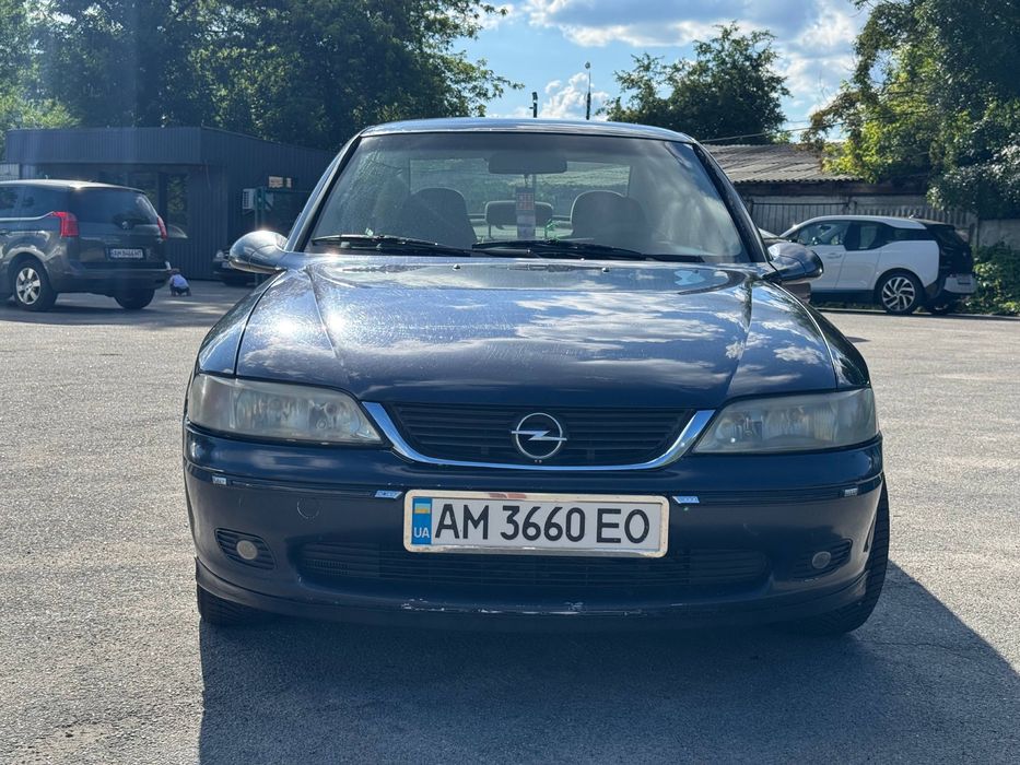 Продам Опель Vectra b 2000
