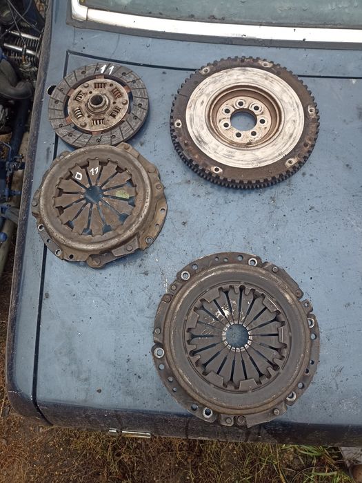 Рено Меган 1.1.6 по гайкам