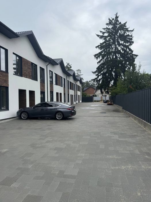 Чудовий таун хаус, сосни Центральний парк, газ, готовий.