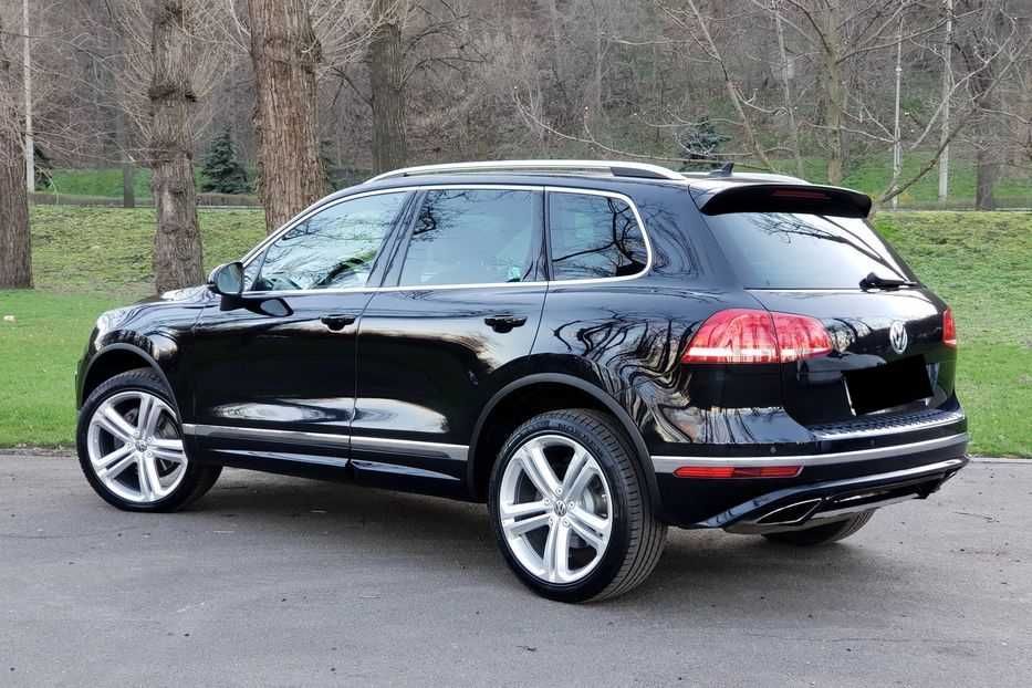 Продам Volkswagen Touareg R-Line 2016 года