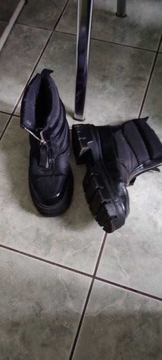 Зимние ботинки ( не промокают)