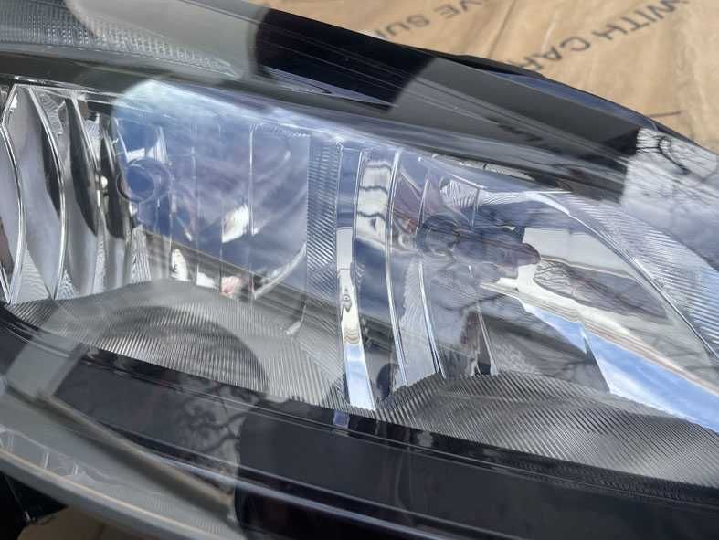 oticas frontais ESQ/DT opel corsa E (X15)