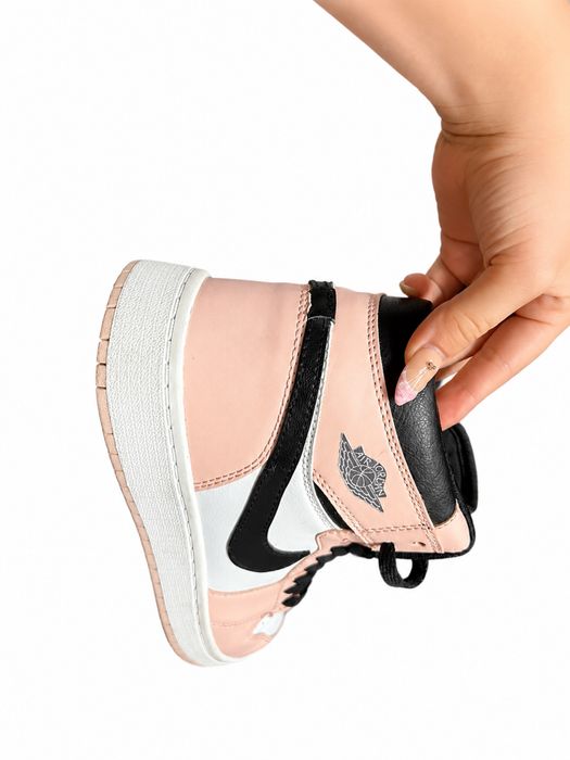 Nike air jordan 1 mid