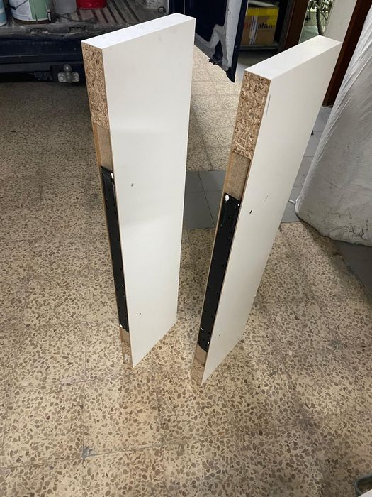 Vendo 2 parteleiras brancas