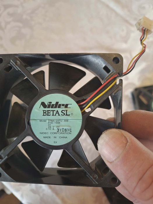 Wentylatory chłodzące Nidec Beta Sl 4szt. stan dobry.