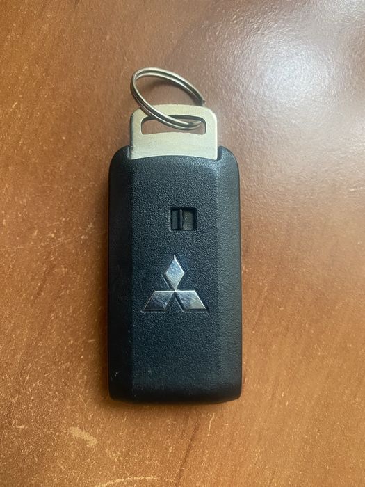 Продам дистанционный ключ Mitsubishi Lanser Outlander  Lancer