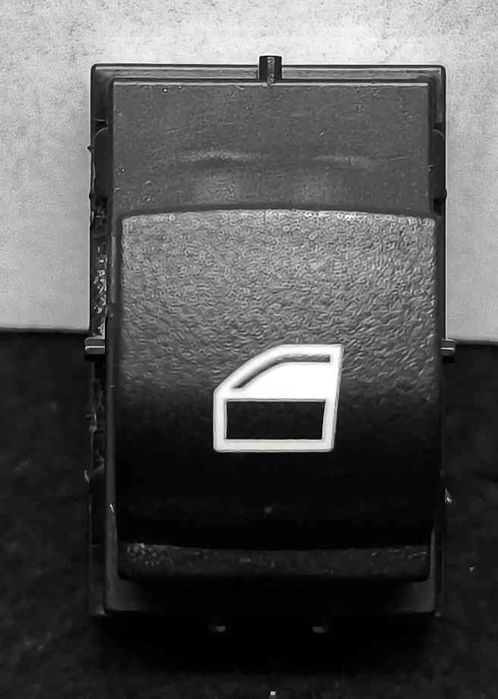 Comando / Botão / Interruptor Vidros Frente Direito 9208107-02 - BMW 1