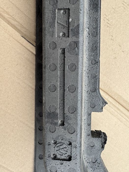 Абсорбер бампера переднього Tiguan