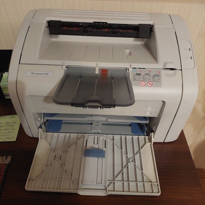 Продам принтер HP Laser Jet 1018