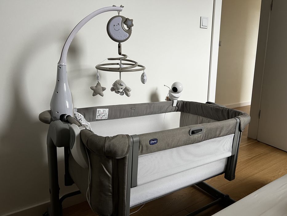 Dostawka Next 2 Me Magic Evo Chicco + karuzela Chicco