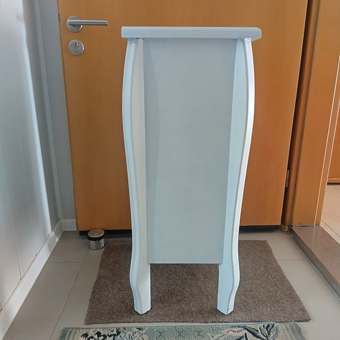 Szafka nocna luztrzana