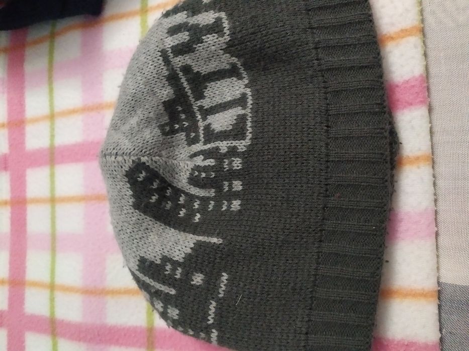 Дитячі шапки з шарфом