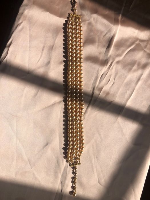 Bandolete com 31 cm com pedras artificiais
