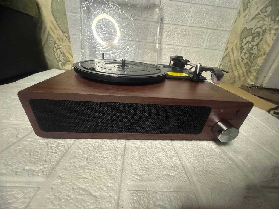 Програвач вінілових платівок AG