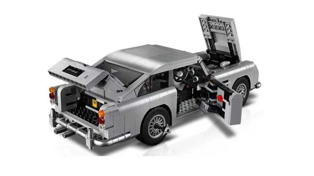 Конструктор Lego Aston Martin James Bond 007 машинка Ferrari F40