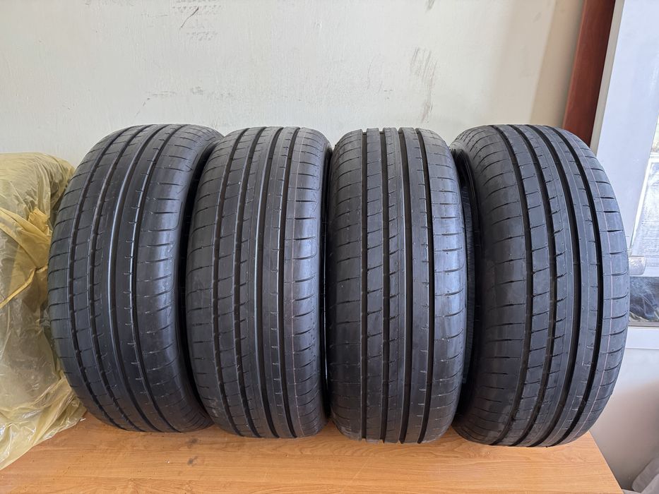 Opony letnie 4 szt  GOODYEAR  Eagle  235/55/18 demontaż z nowego auta