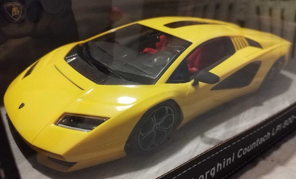 RASTAR Lamborghini Countach LPI 800-4 model R/C 1.16 NEW yellow